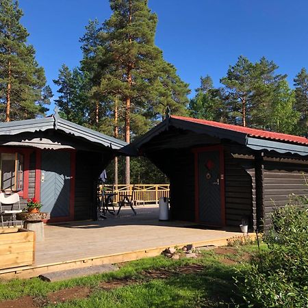 Timber Cottages With Jacuzzi And Sauna Near Lake Vaenern 卡尔斯塔德 外观 照片