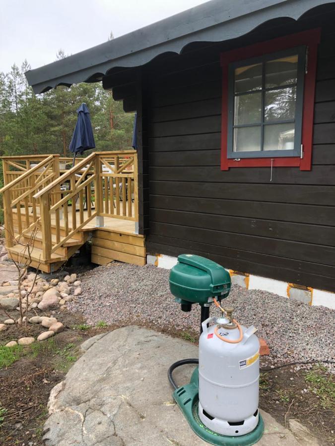 Timber Cottages With Jacuzzi And Sauna Near Lake Vaenern 卡尔斯塔德 外观 照片