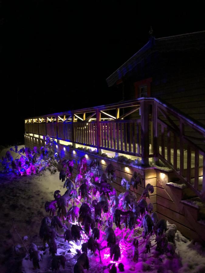 Timber Cottages With Jacuzzi And Sauna Near Lake Vaenern 卡尔斯塔德 外观 照片